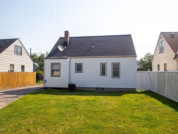 4th image of 3892 E 186th St