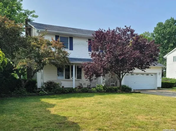 29 Montrose Drive, Commack, NY 11725
