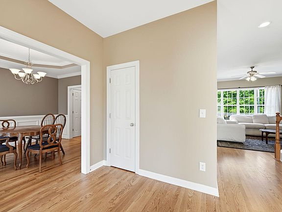 3rd image of 5816 Acorn Knoll Pl