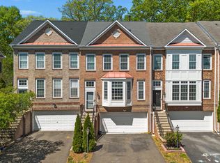 17572 Victoria Falls Dr, Dumfries, VA 22025