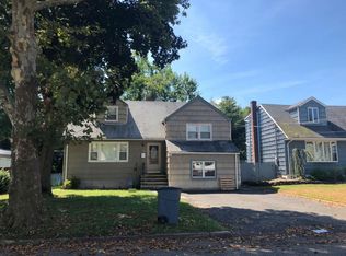 402 Orchard St, Rahway, NJ 07065