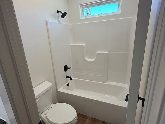 5th image of 16399 N 573rd Rd