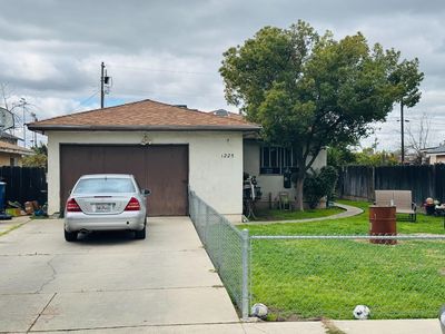 1225 P St, Sanger, CA, 93657