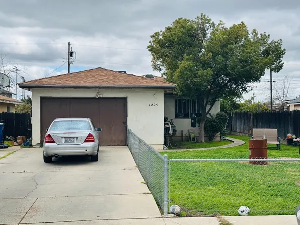 1225 P St, Sanger, CA 93657