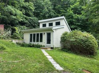 10 Spring Lake Rd, Red Hook, NY 12571