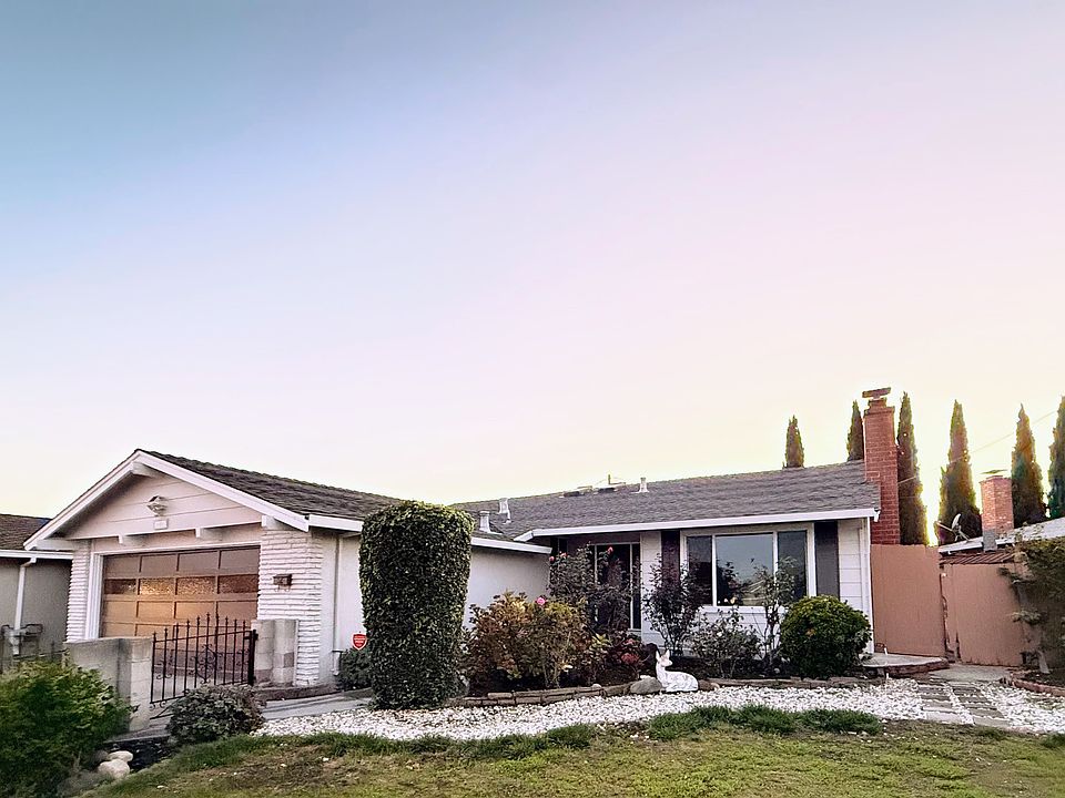 1st image of 35089 Cabrillo Ct