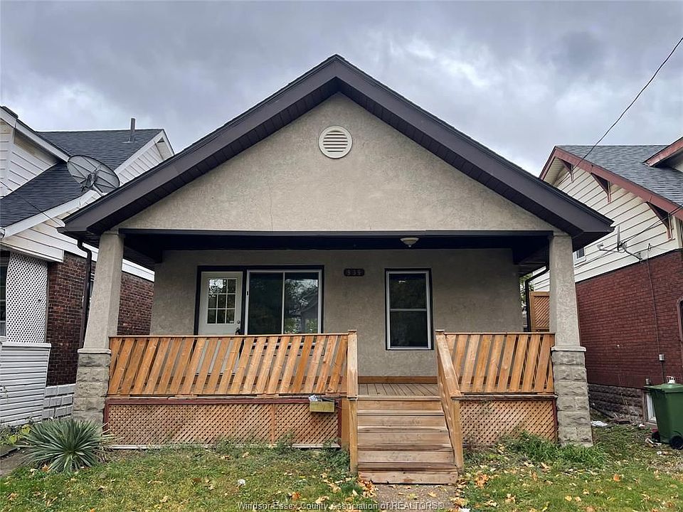 1st image of 939 Elm Ave