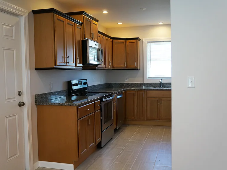 22 Bradley St #22 — Photo 4
