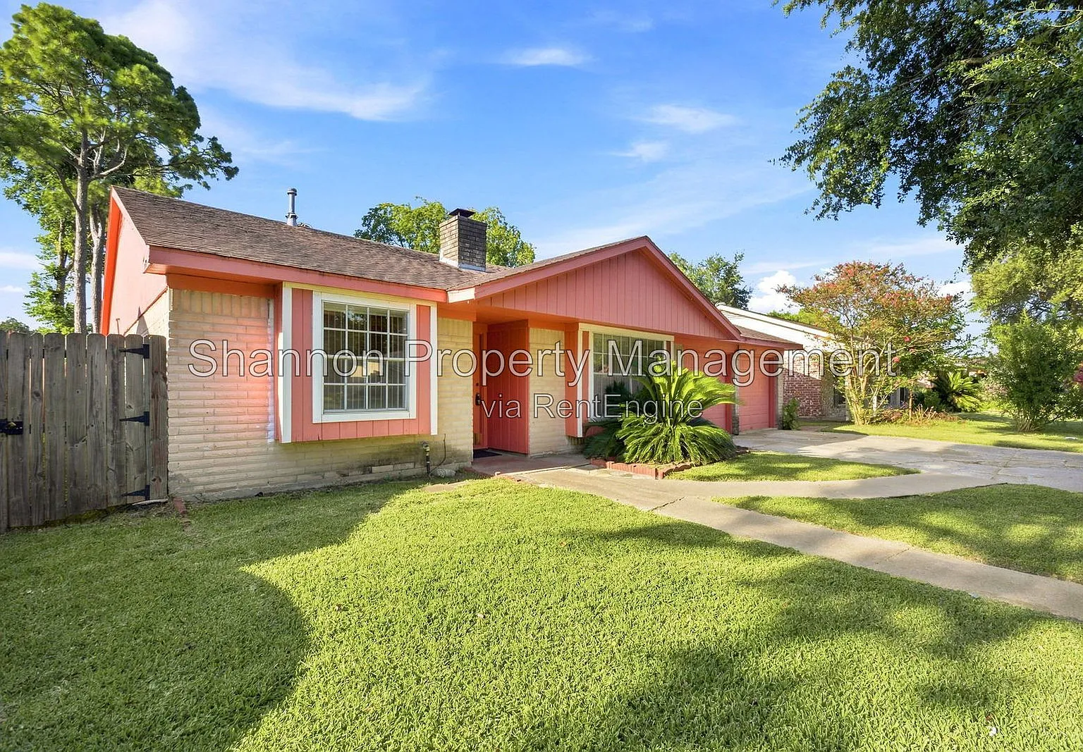 3 bed, 2.0 bath, 1976 sqft, $1,850 — Photo 2