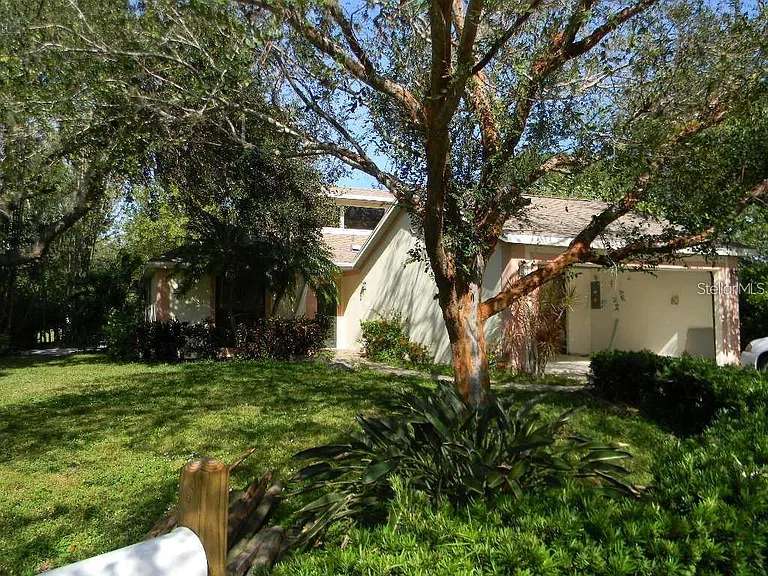 8232 Cypress Lake Dr — Photo 13