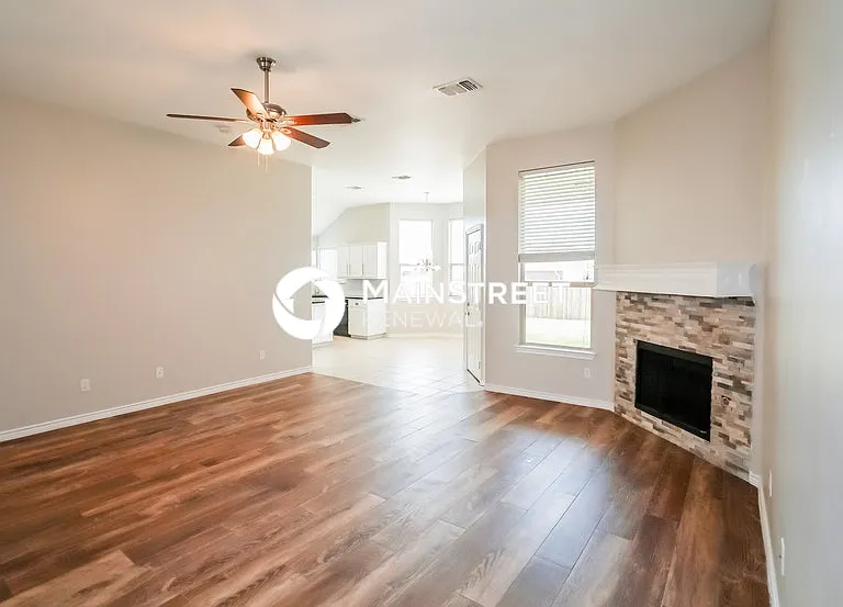 2124 NW 157th Ter — Photo 3