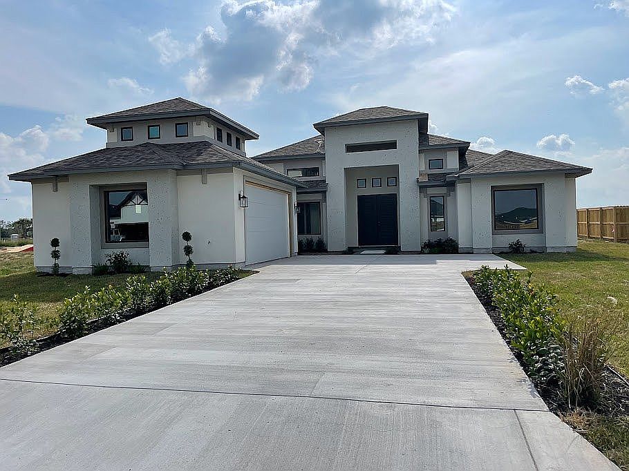 1st image of 6004 Surrey Ln