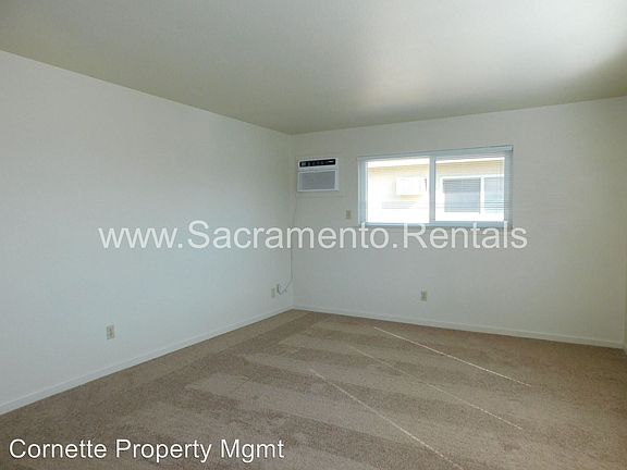 3rd image of 717 Lampasas Ave APT D