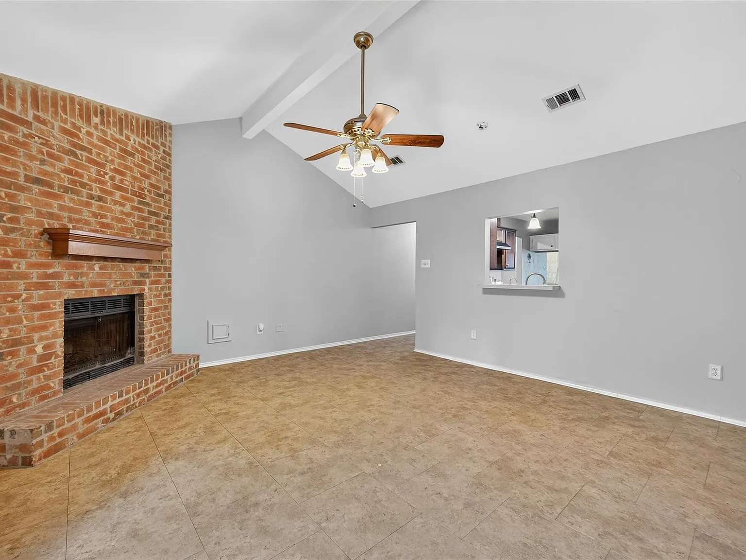 3 bed, 2.0 bath, 1456 sqft, $1,800 — Photo 4