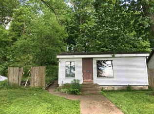 5366 N Blue Lake Rd, Churubusco, IN 46723