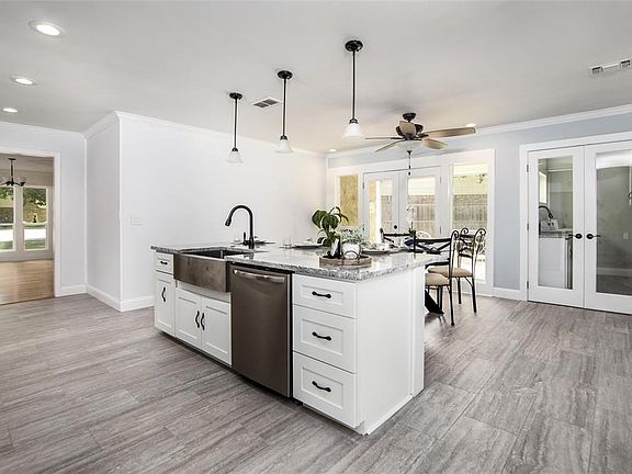 3rd image of 2701 Knollwood Ct