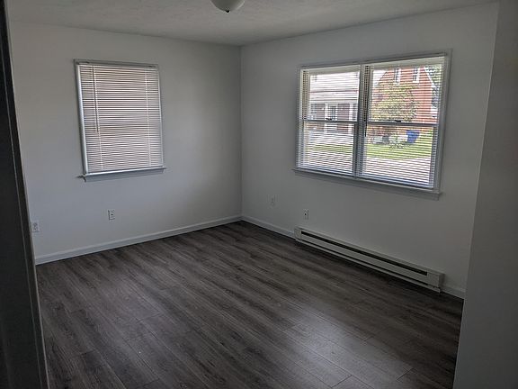 4th image of 233 E Prospect St Front B