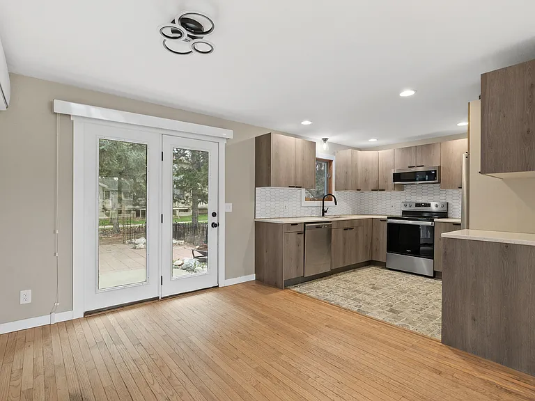 769 Feather Pl — Photo 10