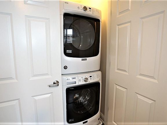 5th image of 2230 N Sawyer Ave APT 2W