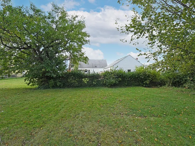 7193 Maryland Ave — Photo 3