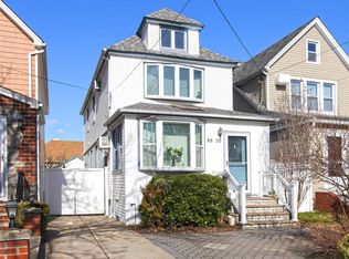 8850 247th St, Bellerose, NY 11426
