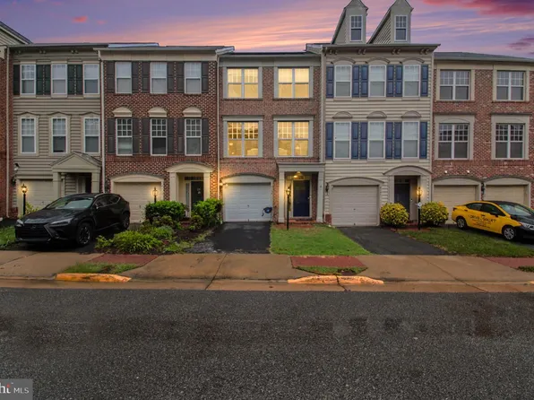 8139 Dove Cottage Ct, Lorton, VA 22079