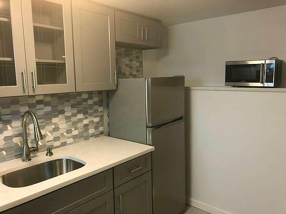 5th image of 733 E 102nd St #B