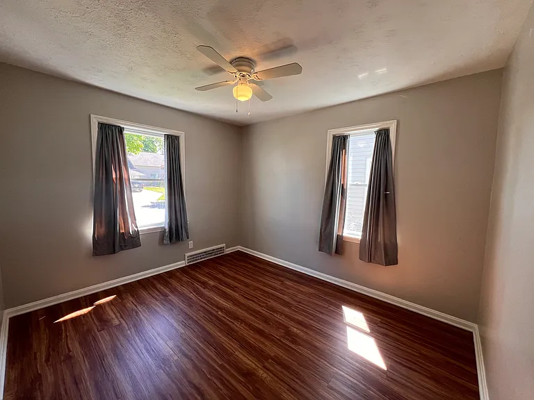 4606 Lincoln Ave — Photo 10