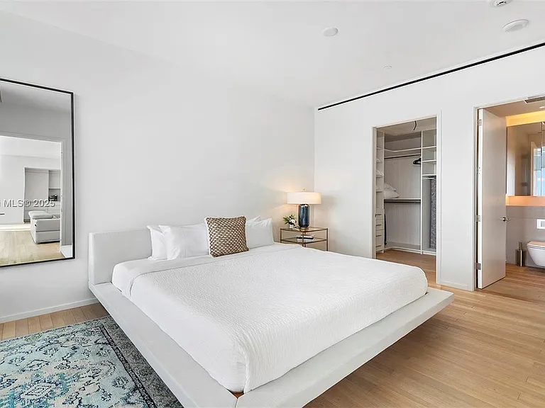 2901 Collins Ave #1403 — Photo 12