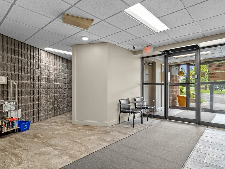 17 Eldon Hall Pl #301 — Photo 12
