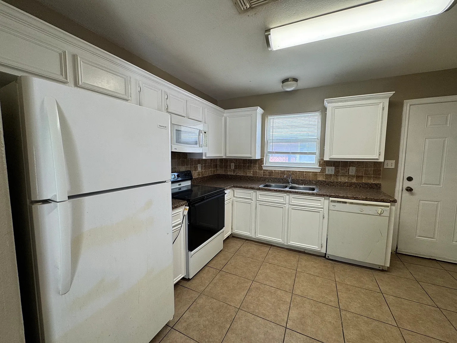 2 bed, $1,290 — Photo 3