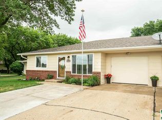 1135 6th St SW, Le Mars, IA 51031