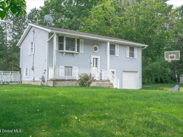 35 Coachman Drive, Ballston Spa, NY 12020