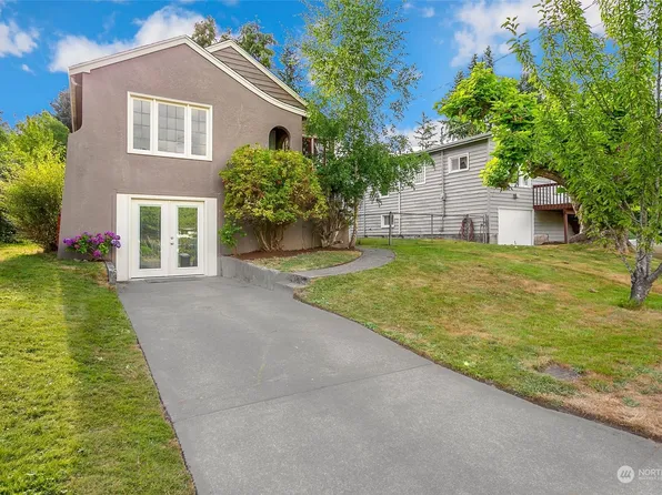 10711 28th Avenue NE, Seattle, WA 98125