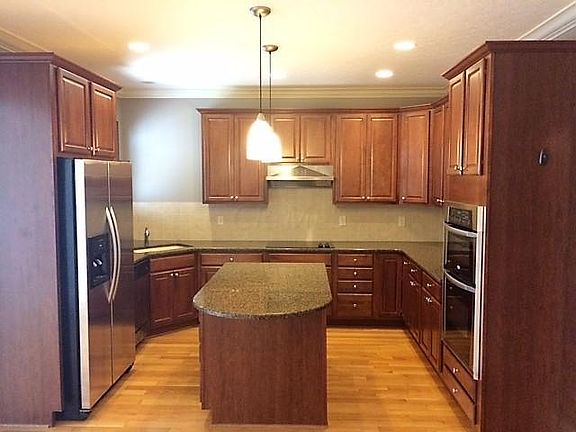 3rd image of 5532 Edinvale Ln