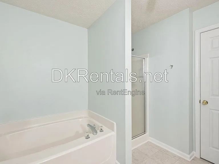 6311 Shoreview Cir — Photo 12