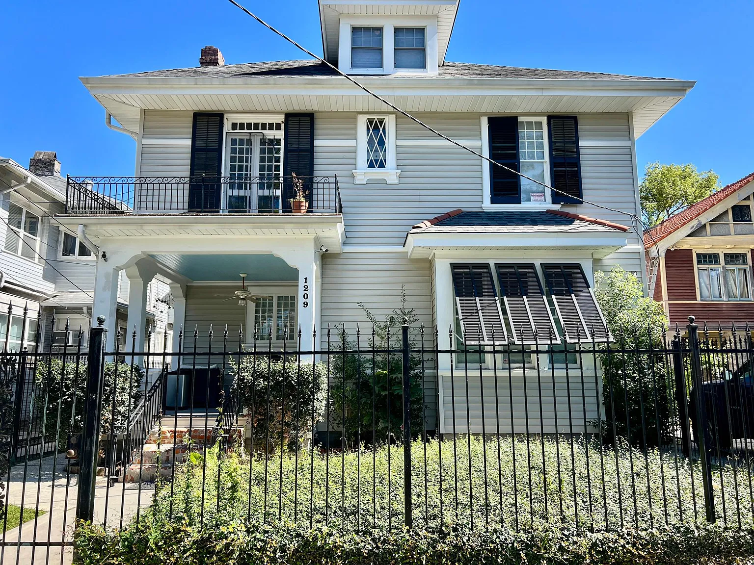 5 bed, 2974 sqft, $2,800 — Photo 1