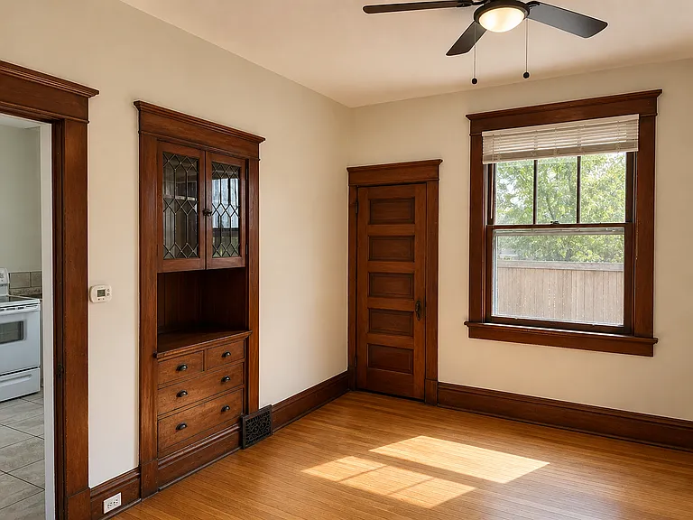 212 W Evans Ave — Photo 6