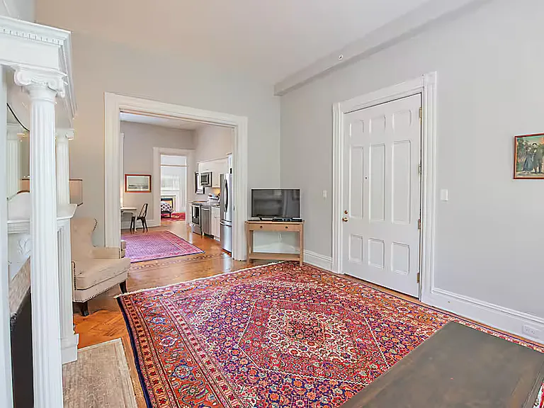 18 W Franklin St #1 — Photo 5
