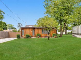 160 Baylawn Ave, Copiague, NY 11726