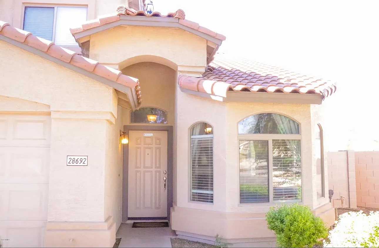 4 bed, 2.5 bath, 2051 sqft, $2,450 — Photo 1