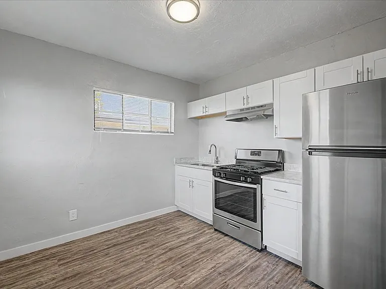 2122 N Forgeus Ave #C — Photo 7