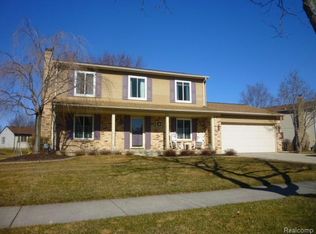 24365 Simmons Dr, Novi, MI