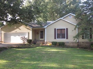 1608 Lone Oak Rd, Paris, TN 38242