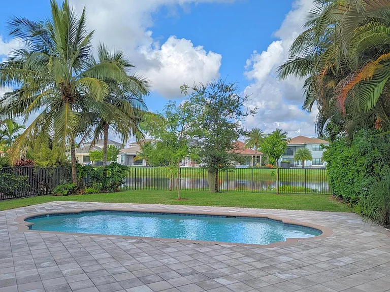 16645 Germaine Dr — Photo 30