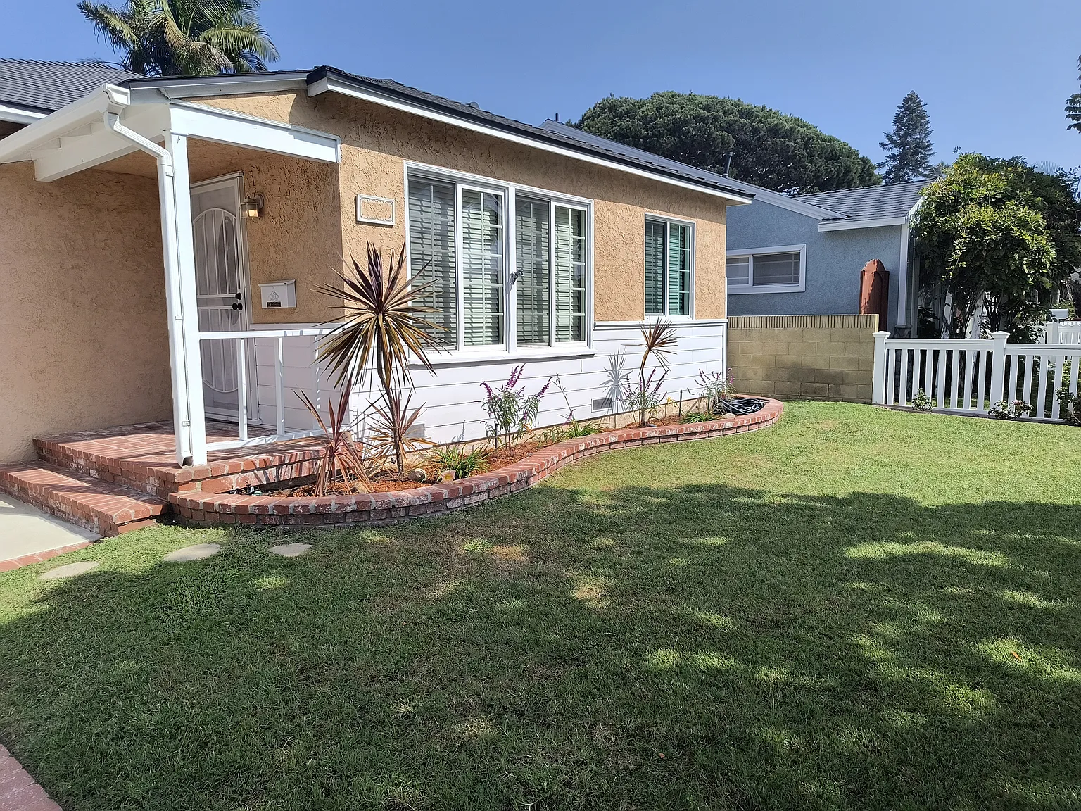 2505 Fisk Ln — Photo 2