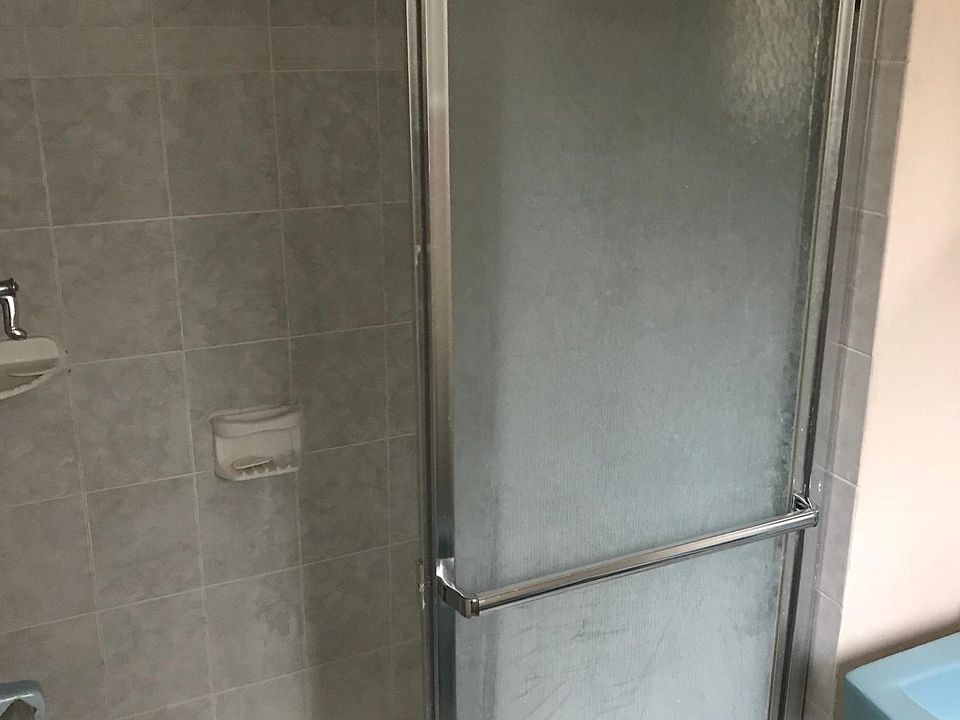 2nd image of 703 E Hamilton St APT 6