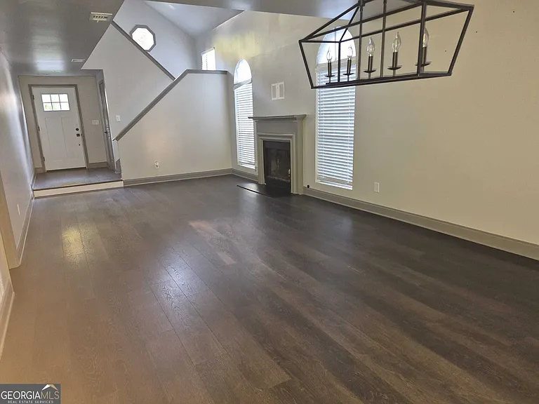 1020 Hampton Hill Ct — Photo 4
