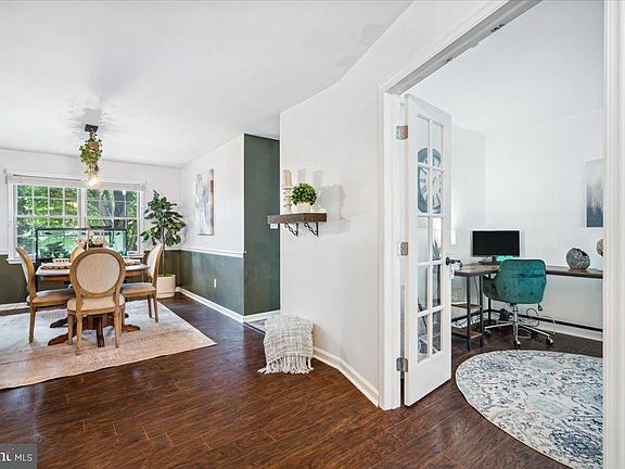 5th image of 215 Dartmouth Ln