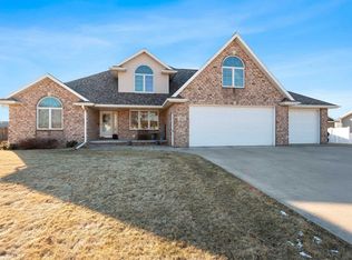 1573 Red Maple Rd, De Pere, WI 54115